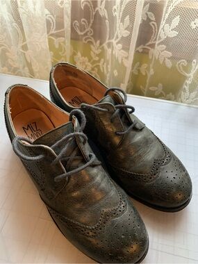 MiZ MooZ Women 7 / 37.5 Smoke Leather Wingtip Oxfords